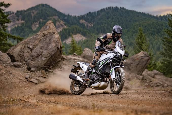 Kawasaki KLE500 review : 7 Smart Upgrades That Boost Value. 2 Kawasaki KLE500 review - Illustration 1